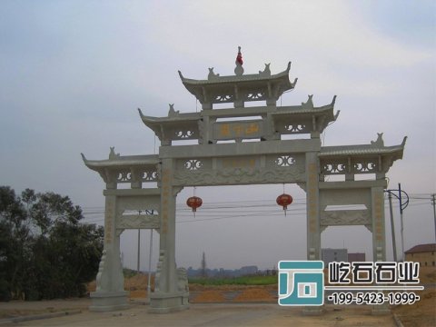 美麗的農(nóng)村石牌坊的安裝效果